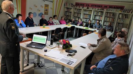 V Nacionalnem mesecu skupnega branja izvedli predavanje o domoljubju 6